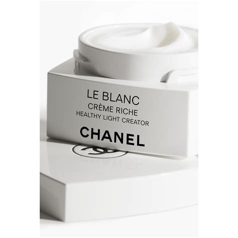 le blanc Chanel moisturizer